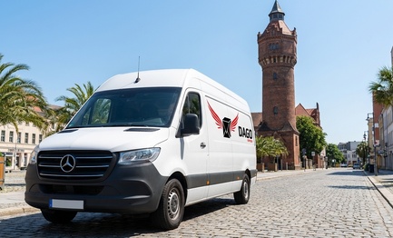 DAGO Express Kurierdienst Sprinter vor Spremberger Turm in Cottbus
