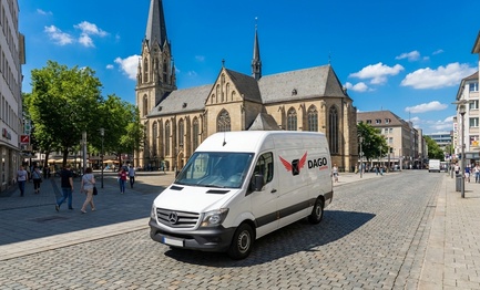 DAGO Express Kurierdienst Sprinter vor Zeche Zollverein in Essen