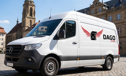 DAGO Express Kurierdienst Sprinter vor Kilianskirche und Rathaus in Heilbronn
