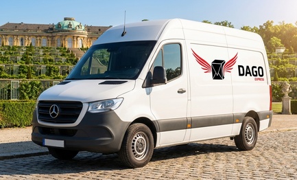 DAGO Express Kurierdienst Sprinter vor Schloss Sanssouci in Potsdam