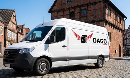 DAGO Express Kurierdienst Sprinter vor Recklinghaeuser Altstadt in Recklinghausen
