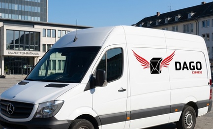 DAGO Express Kurierdienst Sprinter vor Rathaus Salzgitter in Salzgitter