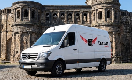 DAGO Express Kurierdienst Sprinter vor Porta Nigra in Trier