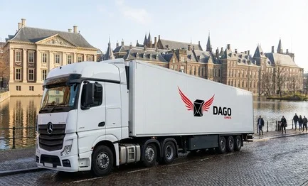 DAGO Express transportbedrijf vrachtwagen in Den Haag